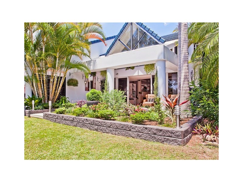 Villa 5 ‘Cranston’, 125 Santa Cruz Boulevard, Clear Island Waters QLD 4226