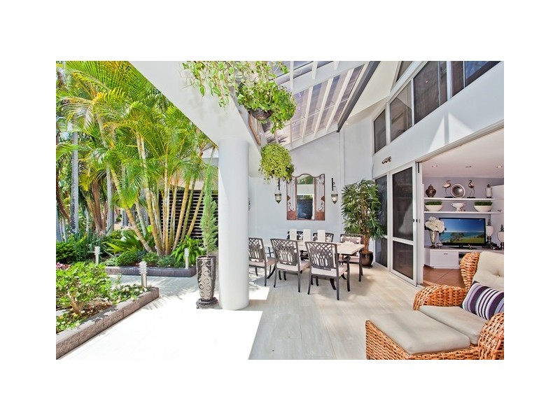 Villa 5 ‘Cranston’, 125 Santa Cruz Boulevard, Clear Island Waters QLD 4226