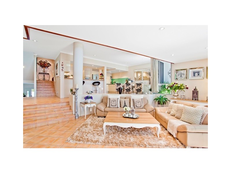 Villa 5 ‘Cranston’, 125 Santa Cruz Boulevard, Clear Island Waters QLD 4226