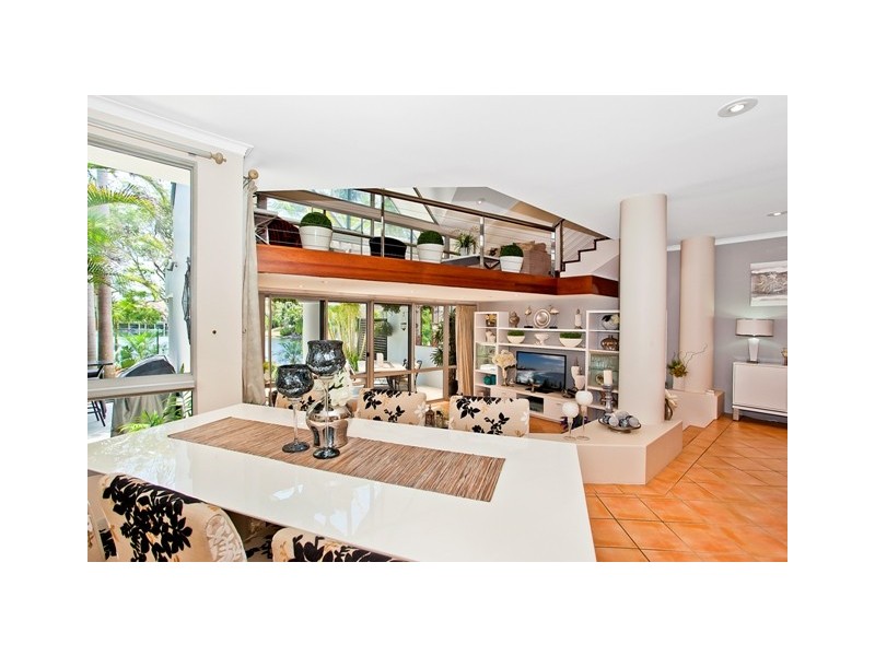 Villa 5 ‘Cranston’, 125 Santa Cruz Boulevard, Clear Island Waters QLD 4226