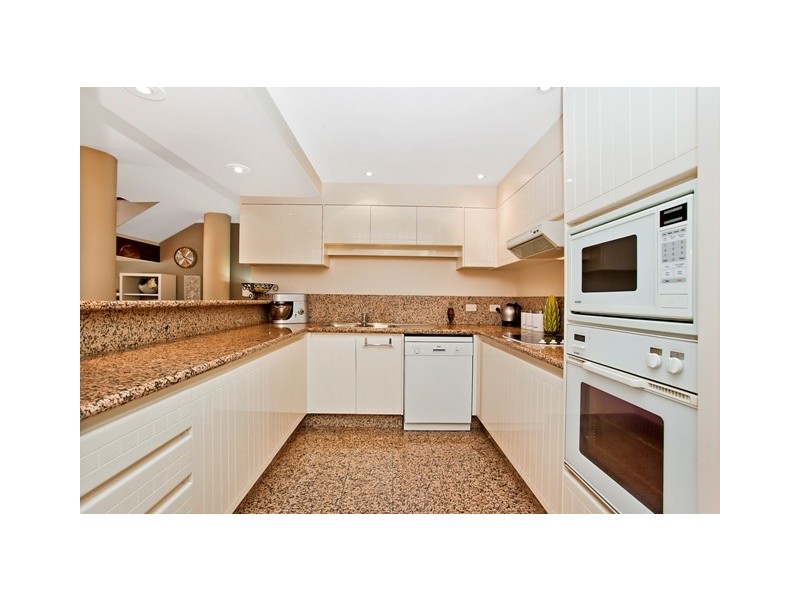 Villa 5 ‘Cranston’, 125 Santa Cruz Boulevard, Clear Island Waters QLD 4226