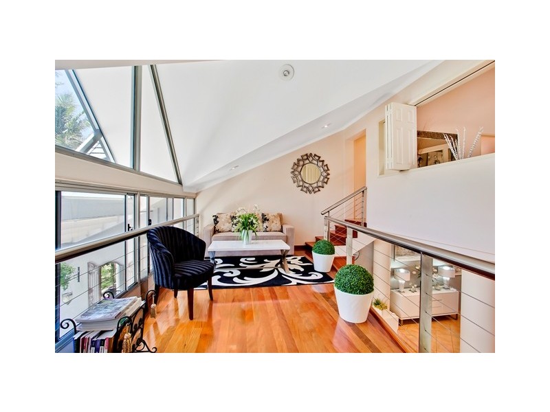 Villa 5 ‘Cranston’, 125 Santa Cruz Boulevard, Clear Island Waters QLD 4226