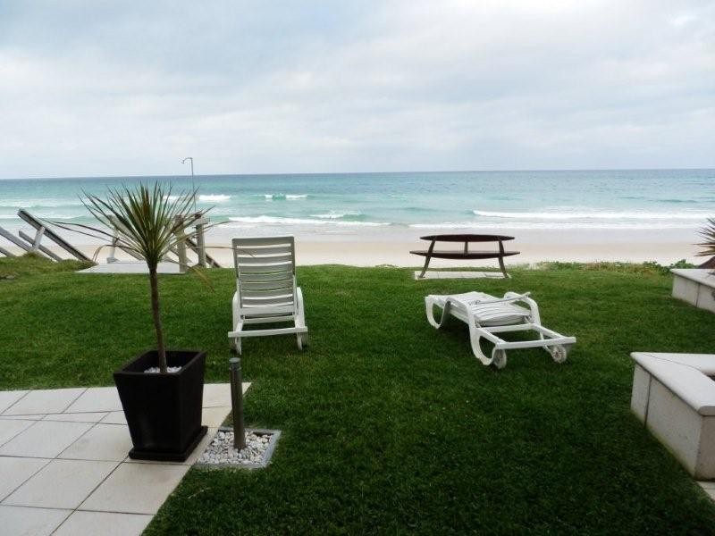 2/209 Jefferson Lane, Palm Beach QLD 4221