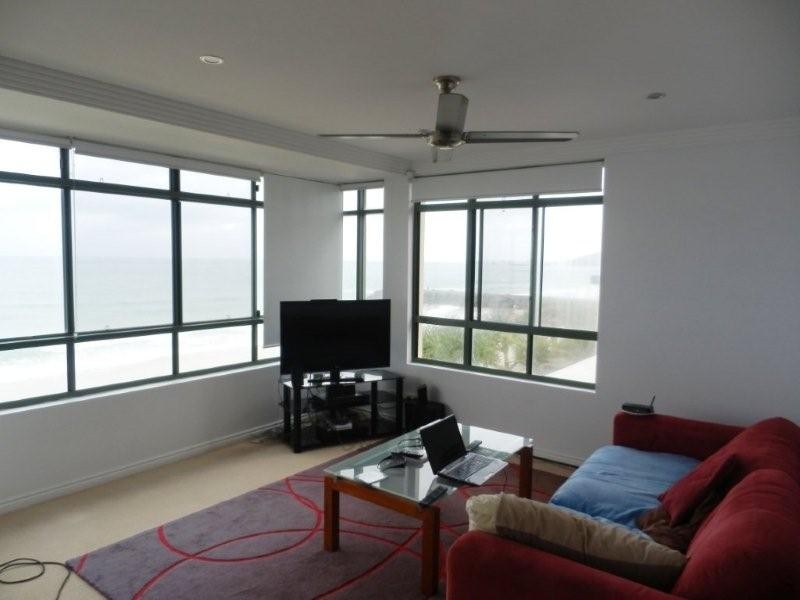 2/209 Jefferson Lane, Palm Beach QLD 4221