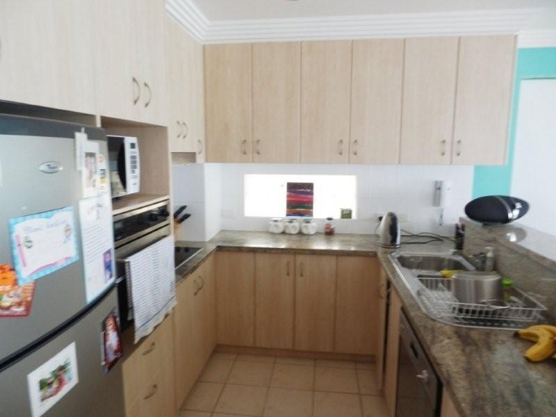 2/209 Jefferson Lane, Palm Beach QLD 4221