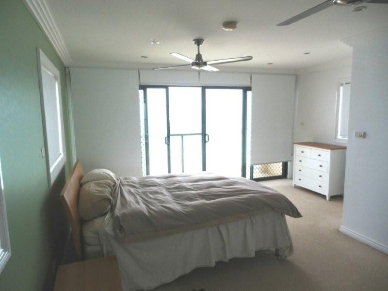 2/209 Jefferson Lane, Palm Beach QLD 4221