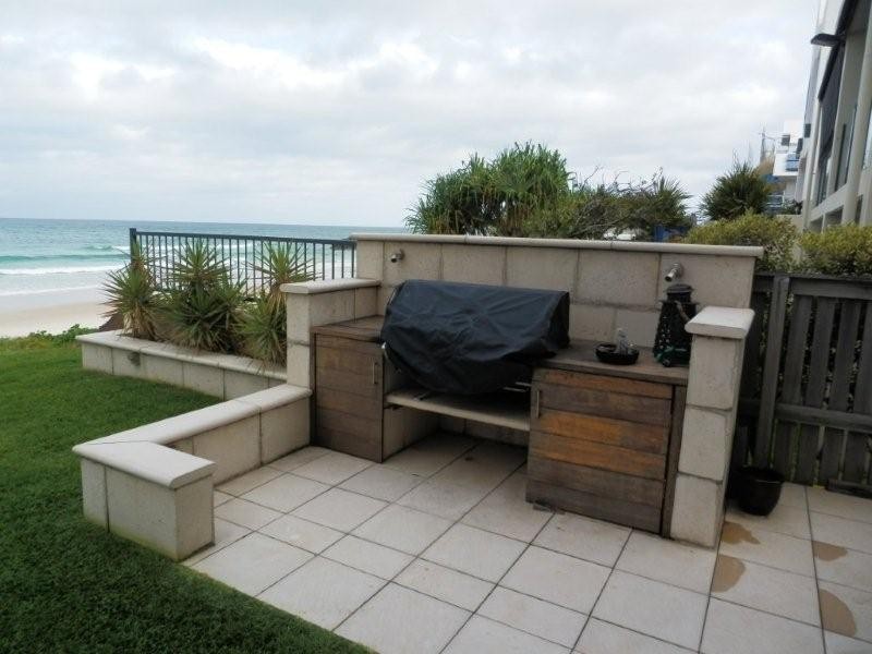 2/209 Jefferson Lane, Palm Beach QLD 4221