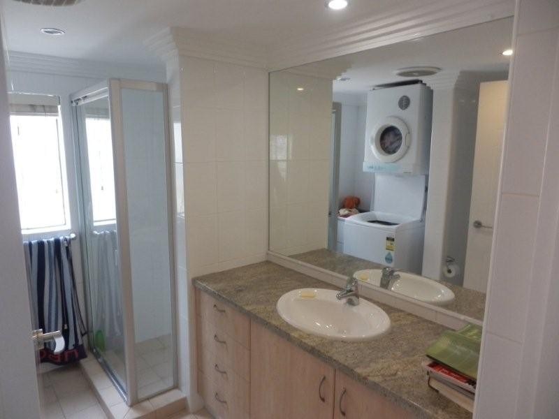 2/209 Jefferson Lane, Palm Beach QLD 4221