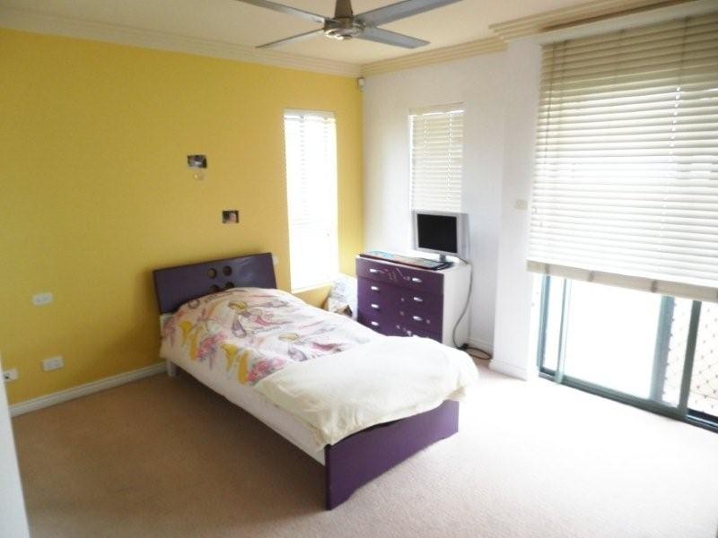 2/209 Jefferson Lane, Palm Beach QLD 4221