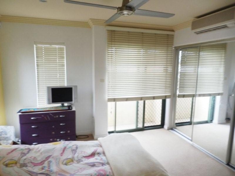 2/209 Jefferson Lane, Palm Beach QLD 4221