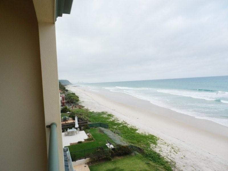 2/209 Jefferson Lane, Palm Beach QLD 4221