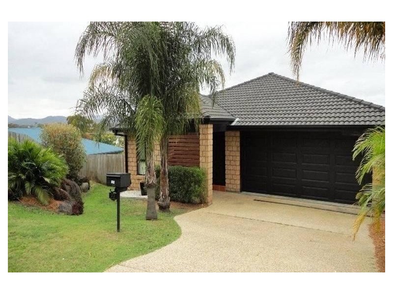 77 Paddington Drive, Carrara QLD 4211