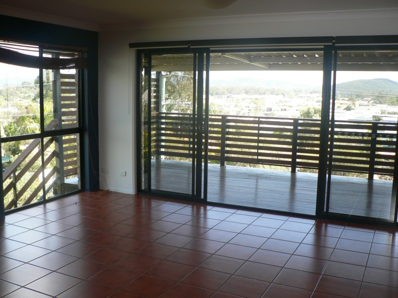 77 Paddington Drive, Carrara QLD 4211