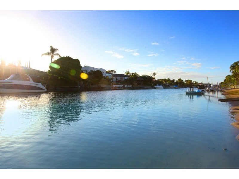 41 Platypus Avenue, Sorrento QLD 4217