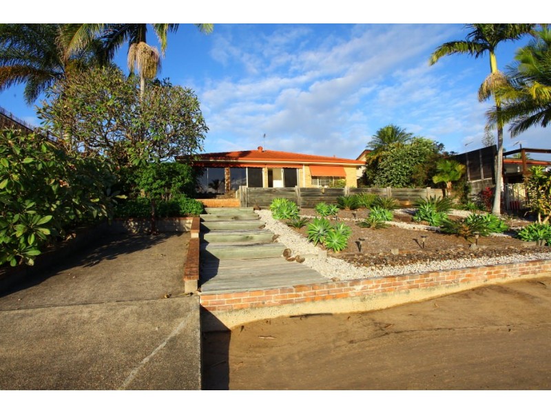 41 Platypus Avenue, Sorrento QLD 4217