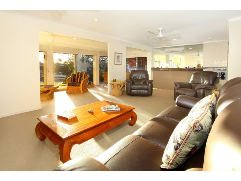 41 Platypus Avenue, Sorrento QLD 4217