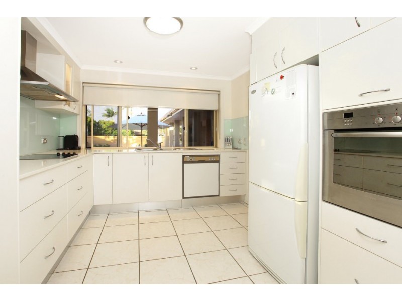 41 Platypus Avenue, Sorrento QLD 4217