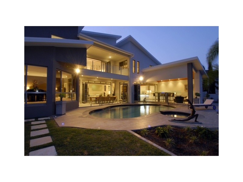 10 St Tropez Terrace, Sorrento QLD 4217