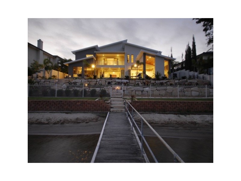 10 St Tropez Terrace, Sorrento QLD 4217