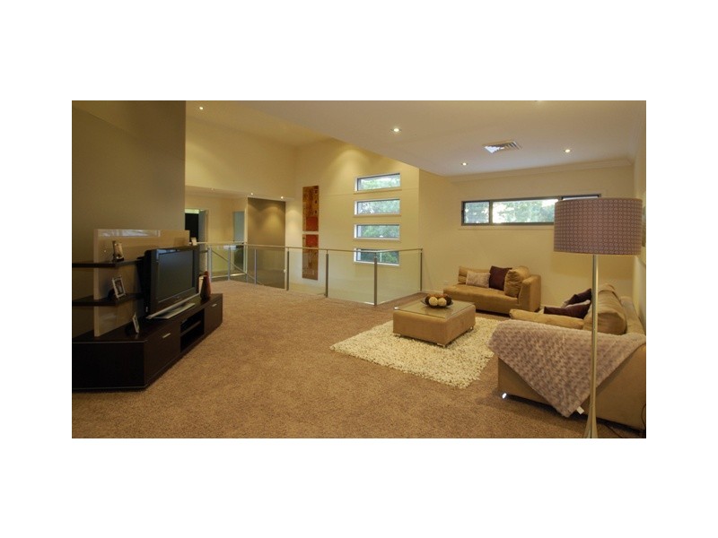 10 St Tropez Terrace, Sorrento QLD 4217