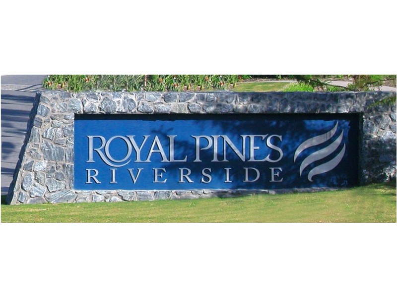 6017 Vista Drive, Benowa QLD 4217
