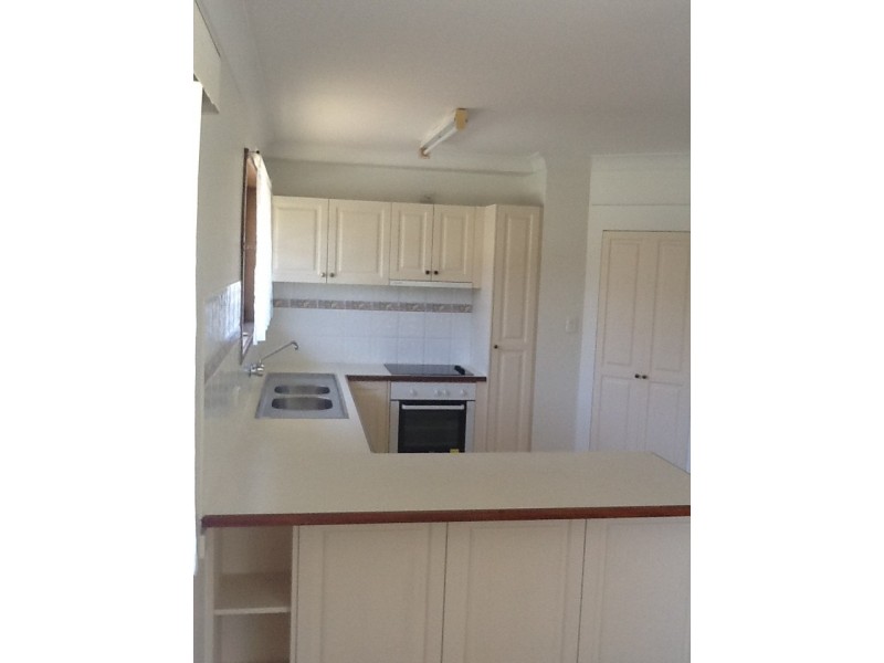 33 Horizon Avenue, Benowa QLD 4217