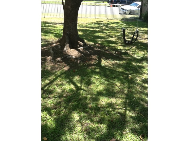 33 Horizon Avenue, Benowa QLD 4217