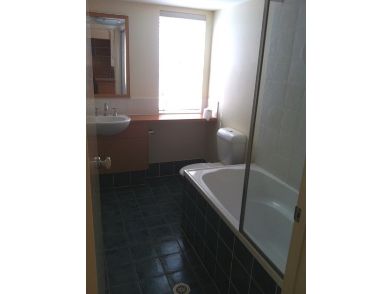 4/32 First Avenue, Broadbeach QLD 4218