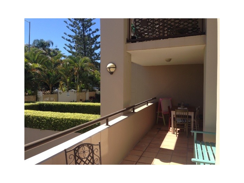 4/32 First Avenue, Broadbeach QLD 4218