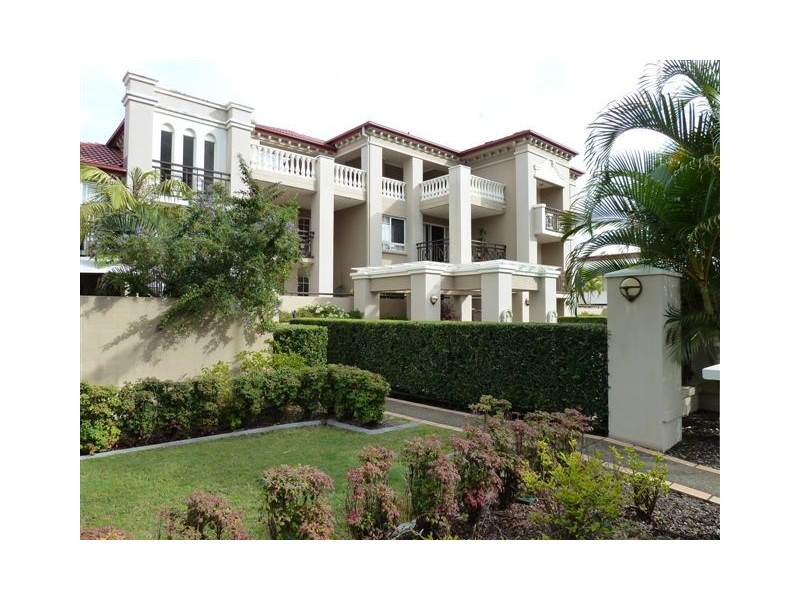 4/32 First Avenue, Broadbeach QLD 4218