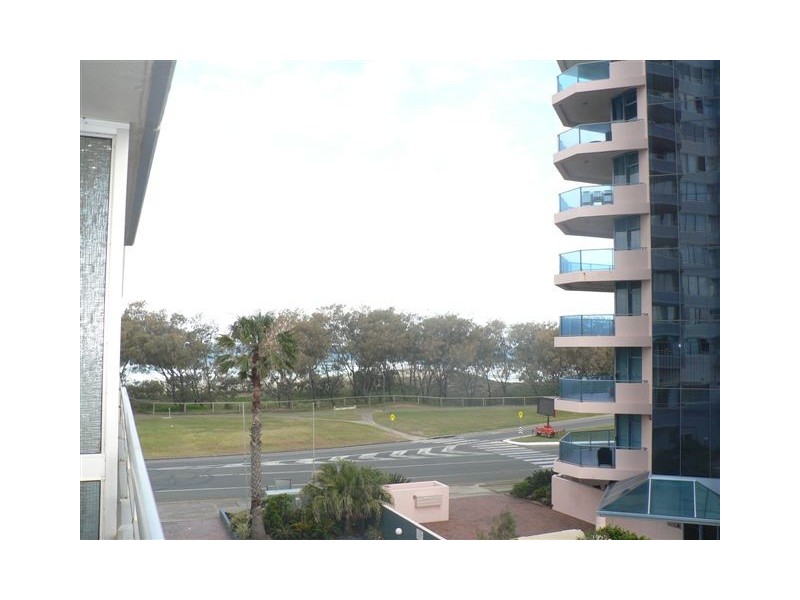 204/3458 Main Beach Parade, Surfers Paradise QLD 4217