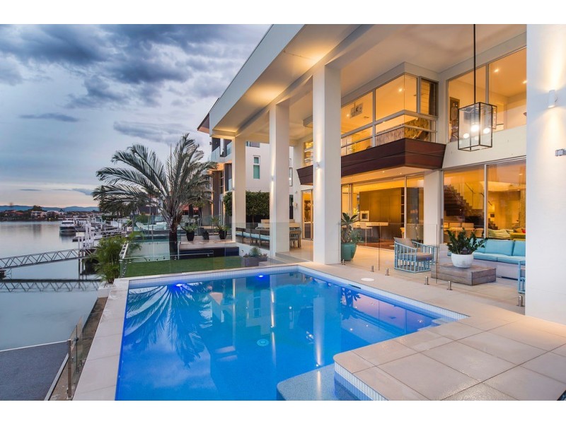 32 Admiralty Drive, Paradise Waters QLD 4217