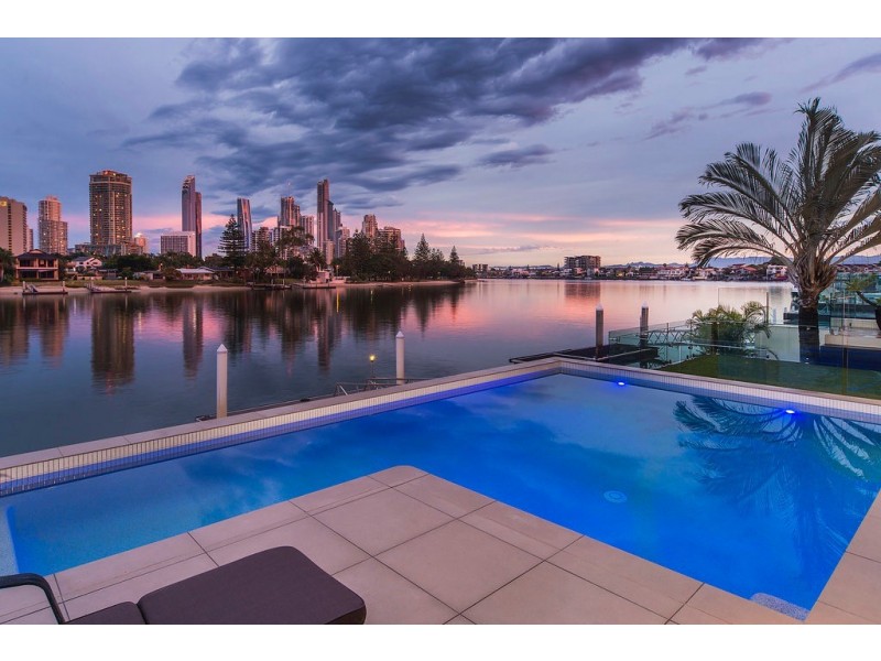 32 Admiralty Drive, Paradise Waters QLD 4217