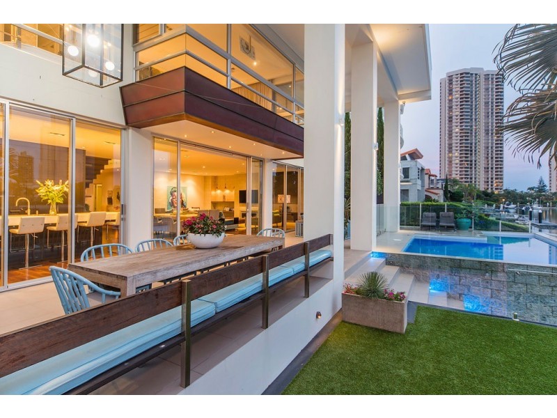 32 Admiralty Drive, Paradise Waters QLD 4217