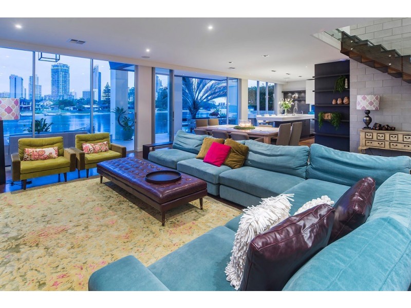 32 Admiralty Drive, Paradise Waters QLD 4217