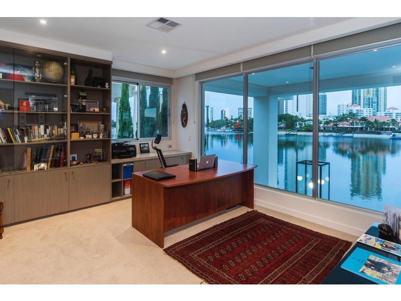 32 Admiralty Drive, Paradise Waters QLD 4217