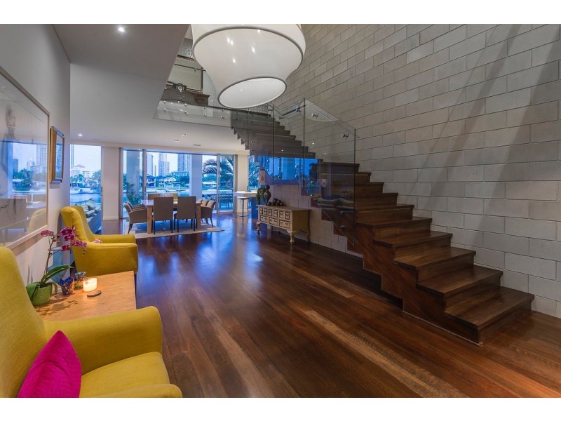 32 Admiralty Drive, Paradise Waters QLD 4217