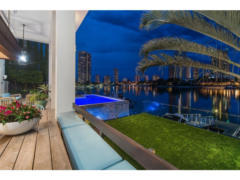 32 Admiralty Drive, Paradise Waters QLD 4217