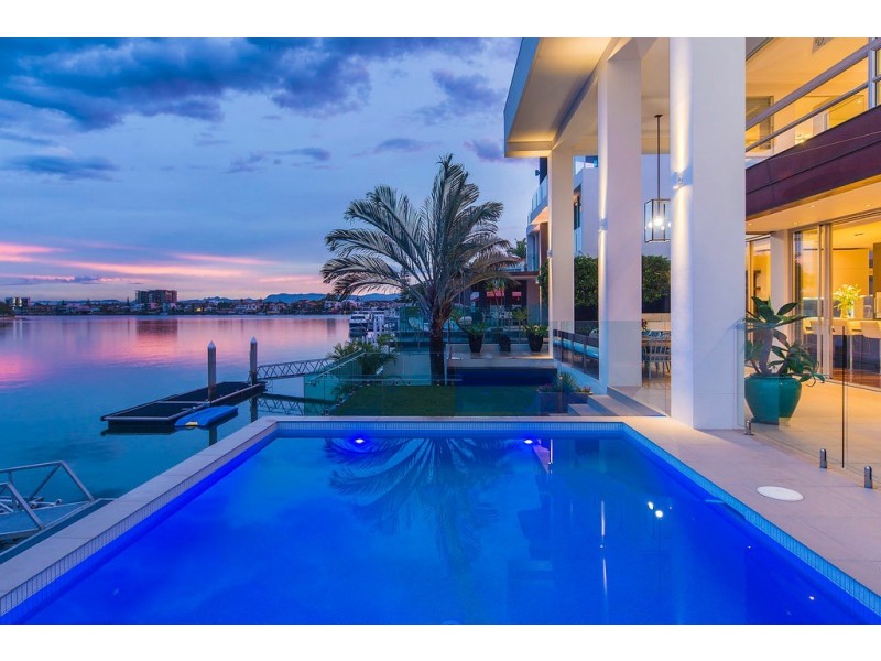 32 Admiralty Drive, Paradise Waters QLD 4217