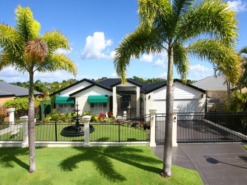 18 Mornington Tce, Robina QLD 4226
