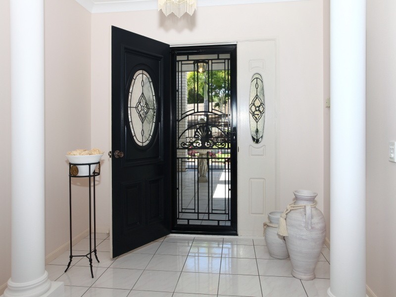 18 Mornington Tce, Robina QLD 4226