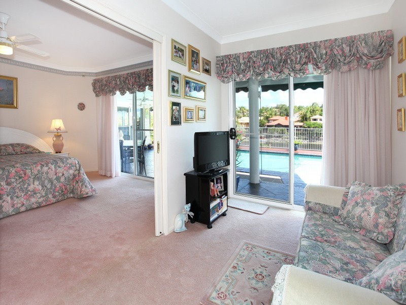 18 Mornington Tce, Robina QLD 4226