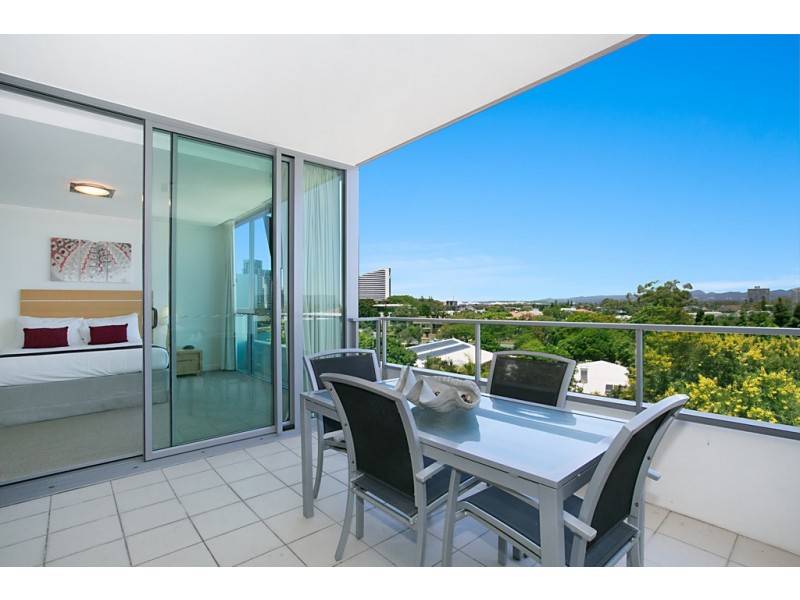 2411 ‘Freshwater Point’ 33 T.E.Peters Drive, Broadbeach Waters QLD 4218