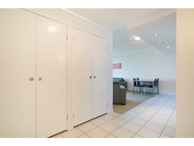 2411 ‘Freshwater Point’ 33 T.E.Peters Drive, Broadbeach Waters QLD 4218