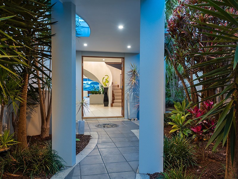 5 Donegal Crescent, Sorrento QLD 4217