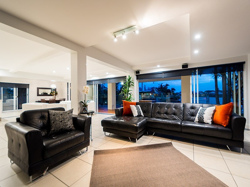 5 Donegal Crescent, Sorrento QLD 4217