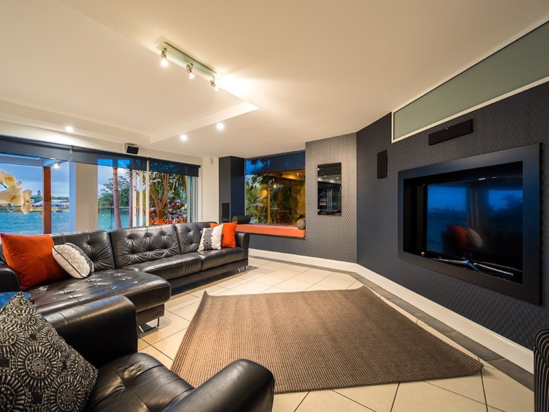 5 Donegal Crescent, Sorrento QLD 4217