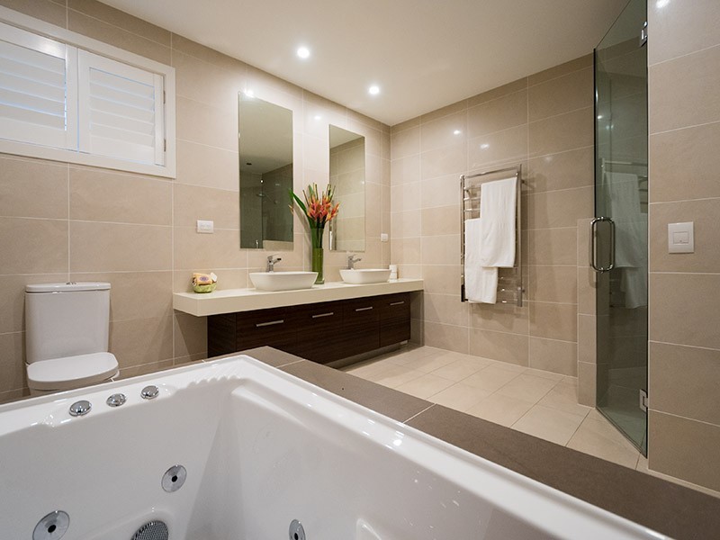 5 Donegal Crescent, Sorrento QLD 4217