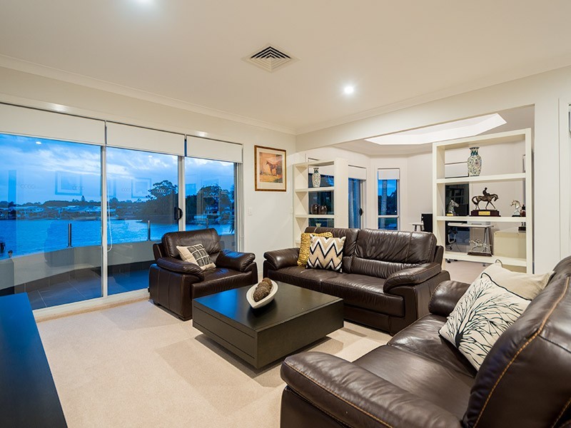 5 Donegal Crescent, Sorrento QLD 4217