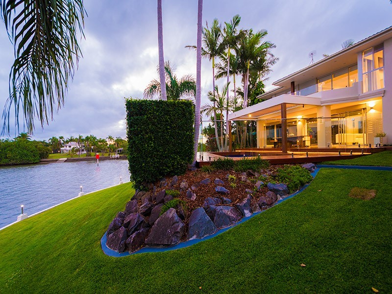 5 Donegal Crescent, Sorrento QLD 4217